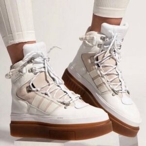 adidas gazelle silver green womens Adidas x Ivy Park Women's Super Sleek 3 Strap Wonder White / Gum Low Top  Sneakers